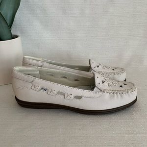 New Dr.Scholl’s White Leather Slip On Moccasin Loafers Women’s 5.5M
